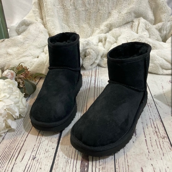 Ugg classic mini 2 sheepskin boots - Picture 4 of 5